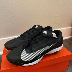 NWT Men’s Nike Diamond Standout MTL Black/White Baseball Cleat